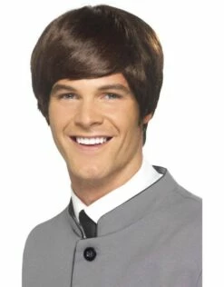 60's Man Pruik Bruin