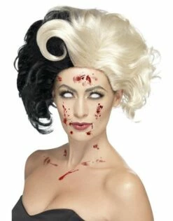 Deluxe Evil Madame Pruik, Zwart Met Witte Lokken.